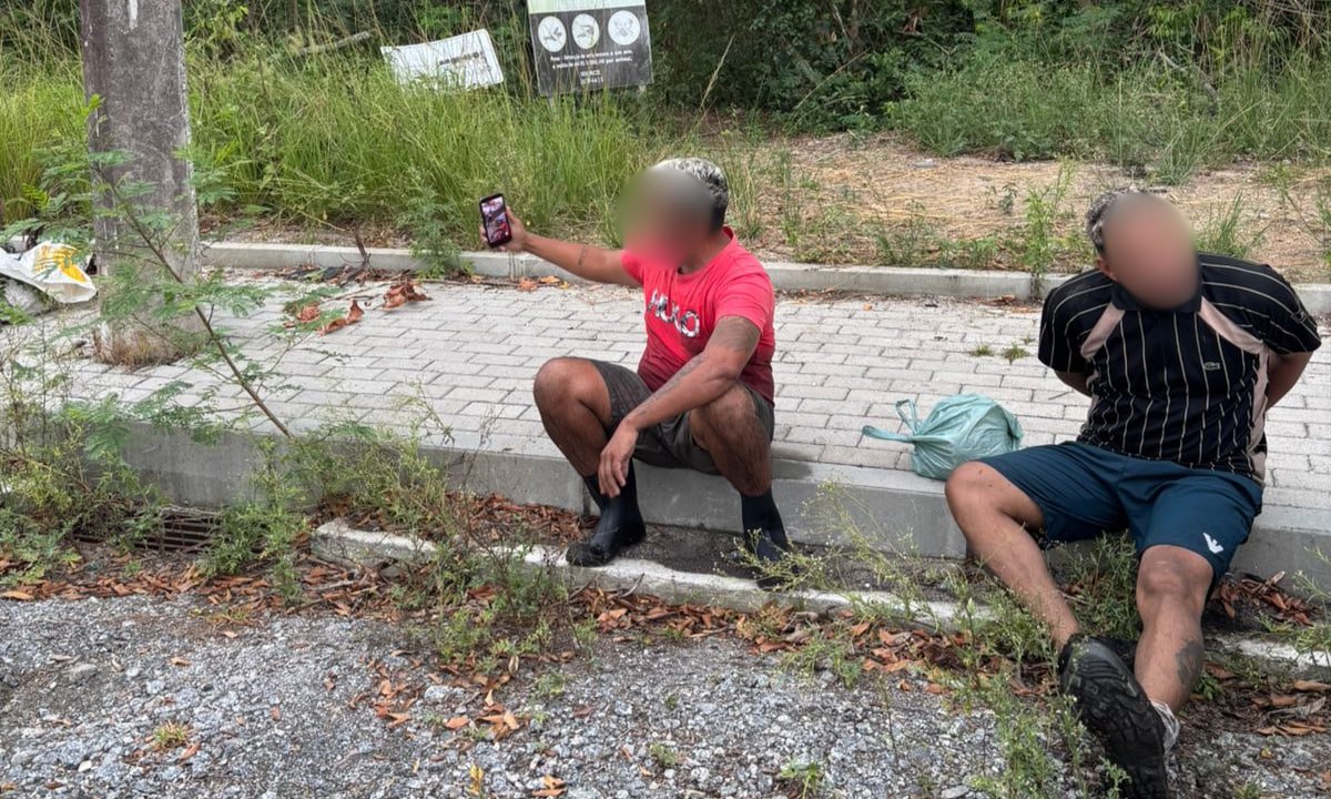 "Gabigol" e "Arrascaeta do Mangue" são detidos por pesca ilegal em parque de Niterói